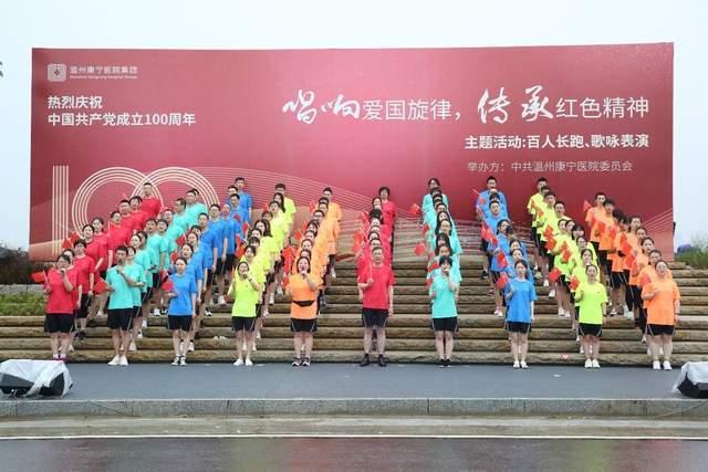 罕见夜间平流雾笼罩云南罗平县城